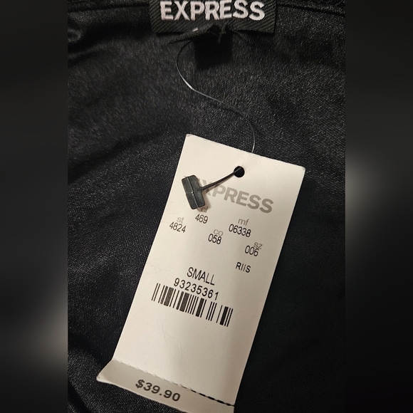 EXPRESS Black sequin mini skirt. Size small NWT - Picture 7 of 7